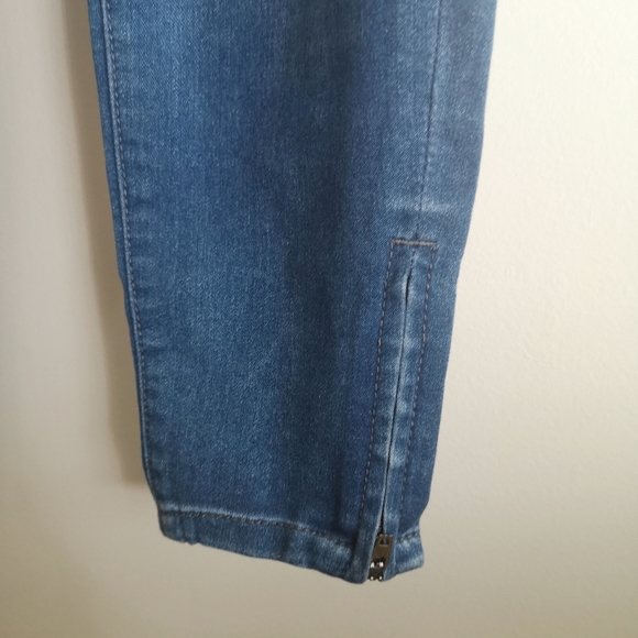 Petite Celebrity Pink Mid-Rise Jeans w/ Zippers - Picture 6 of 11
